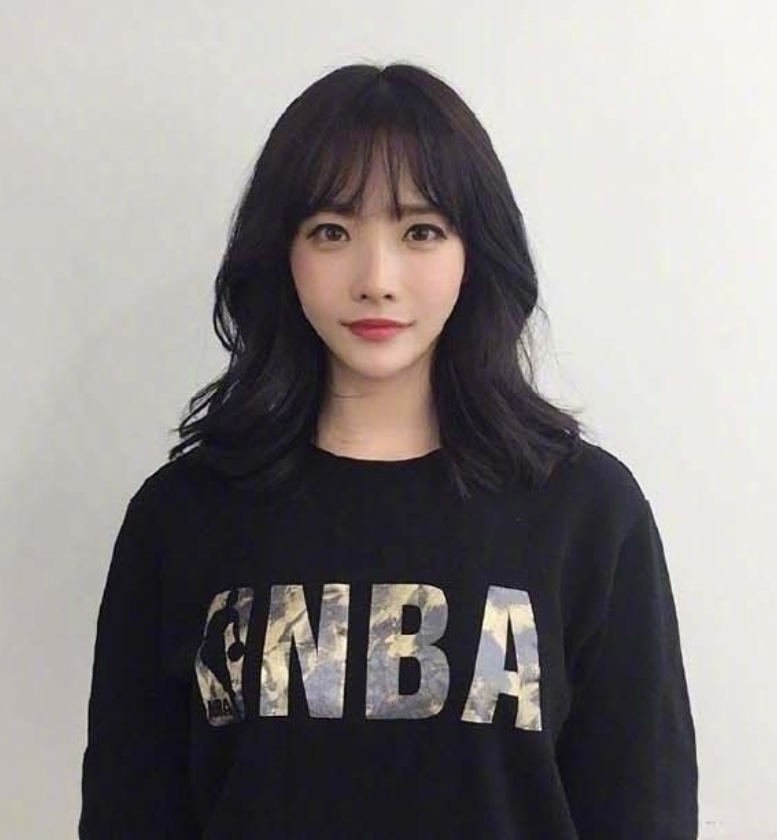 黑色长卷发美女发型图片合集