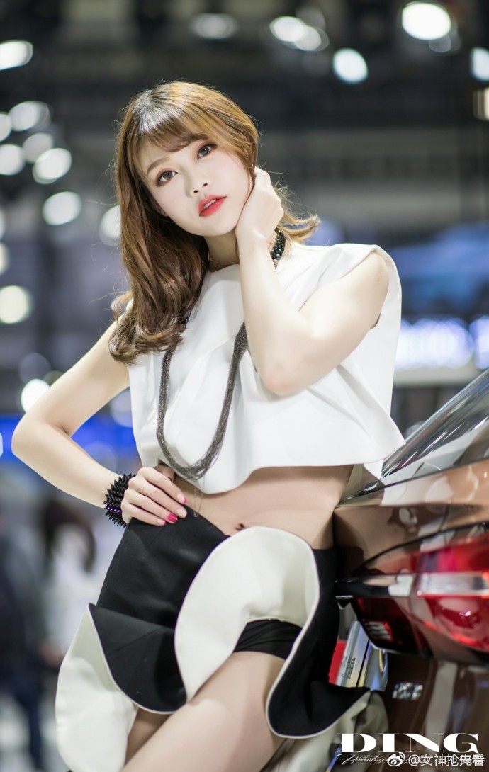 性感车模嘉雯jven小清新女神范图片