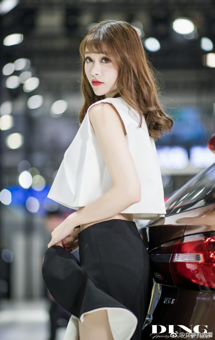 性感车模嘉雯jven小清新女神范图片