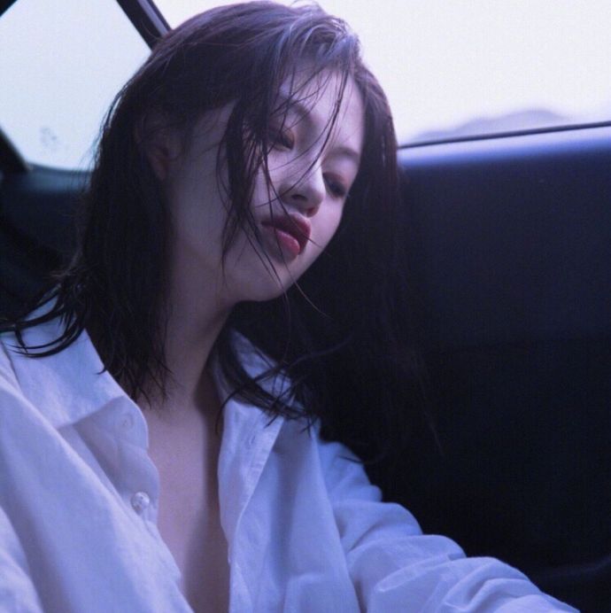 长度刚刚好的锁骨发头发蓬松自然感