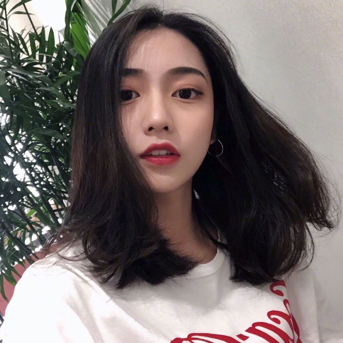 长度刚刚好的锁骨发头发蓬松自然感