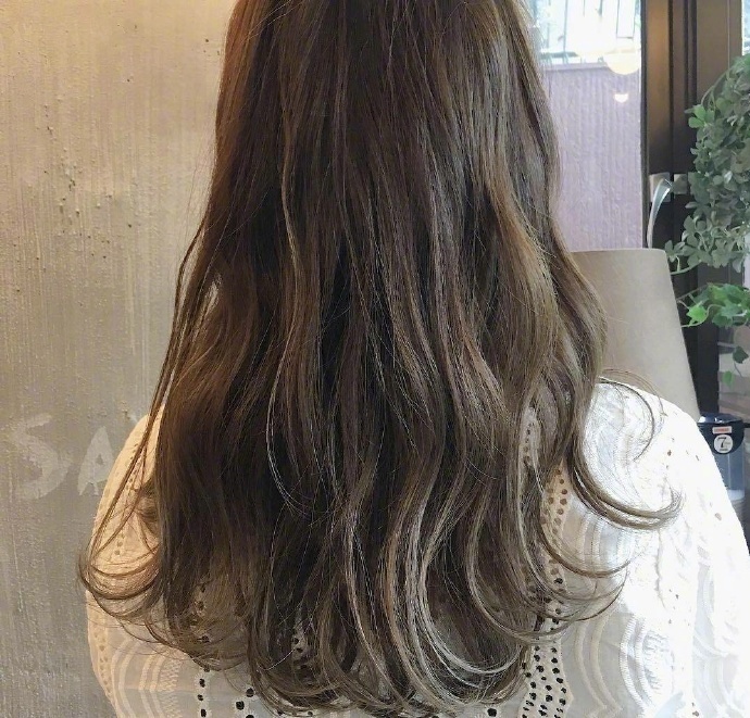 9款中长卷发美女背影杀参考