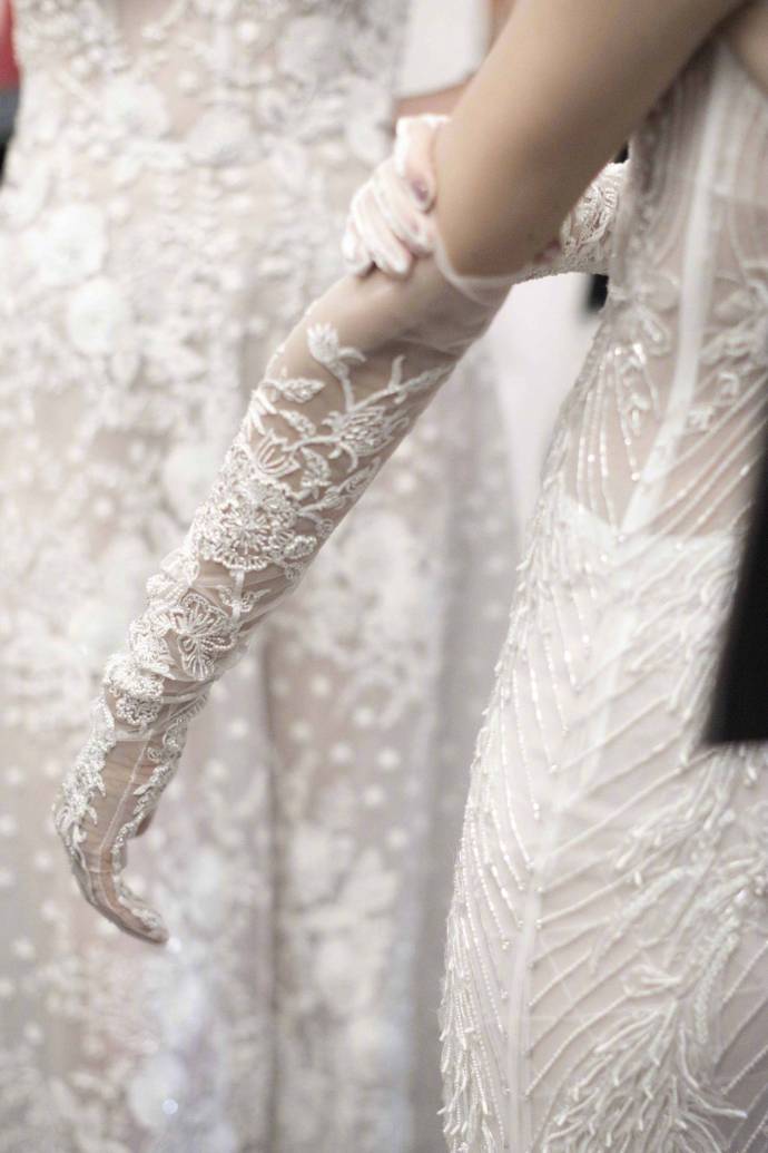 美国的印度裔设计师Naeem Khan的婚纱作品