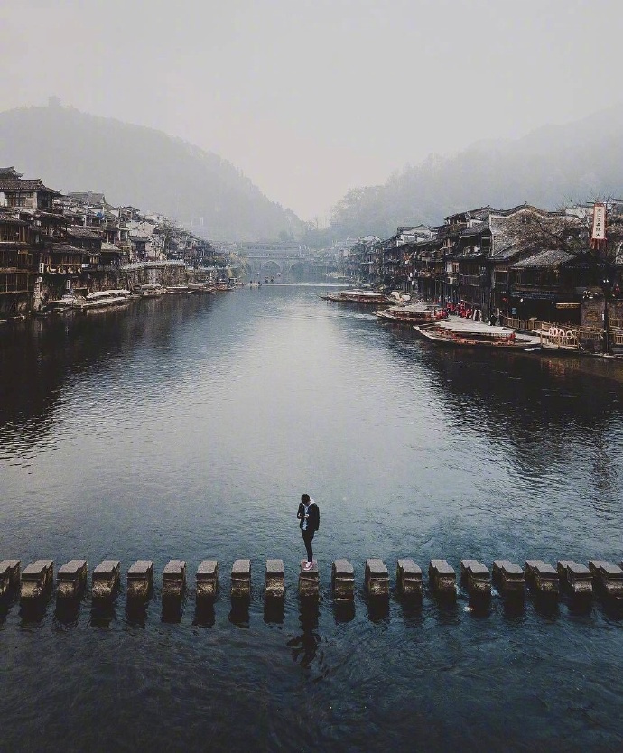 湘西凤凰古城的风光美景图片