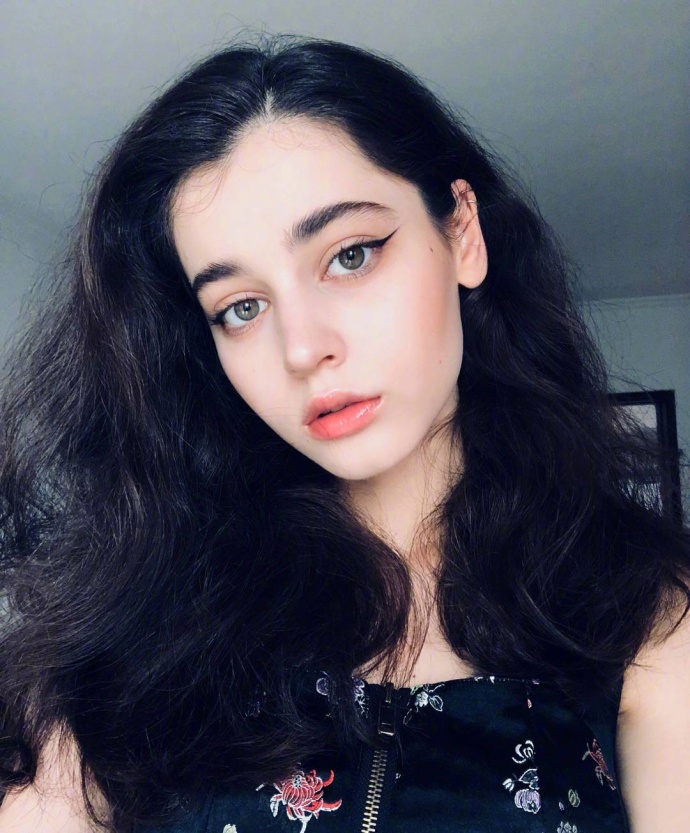 欧美美女乌克兰麻豆Katya Chertykova复古少女图片