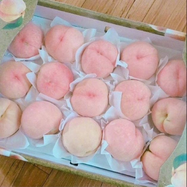 水蜜桃你怎么吃,你爱脆的还是软的呢,我反正爱吃