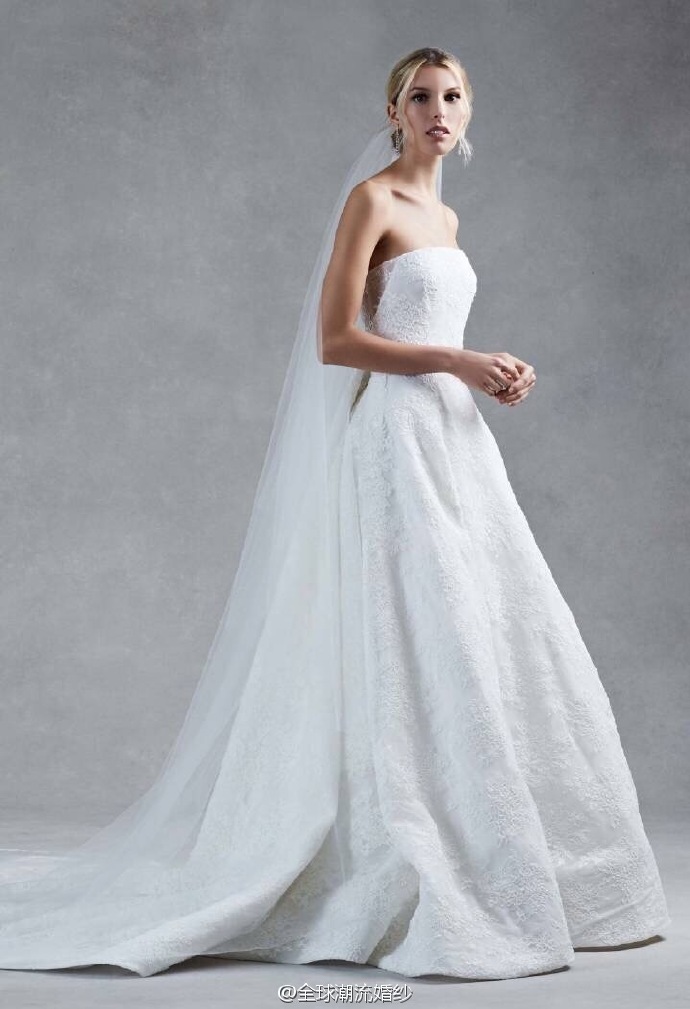 Oscar de la Renta Bridal奥斯卡·德拉伦塔在2017秋冬婚