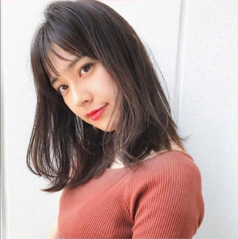 短发美女自拍照,36款中短发发型合集,想换发型可
