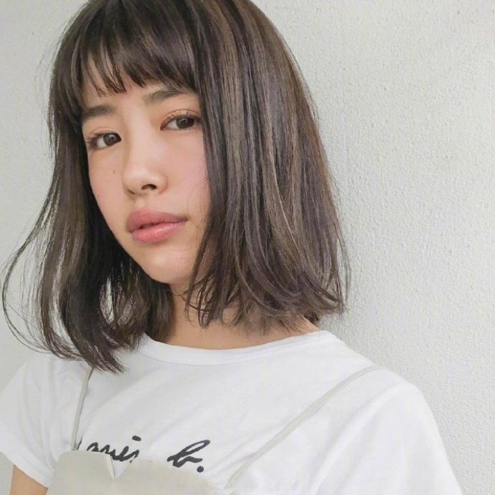 短发美女自拍照,36款中短发发型合集,想换发型可