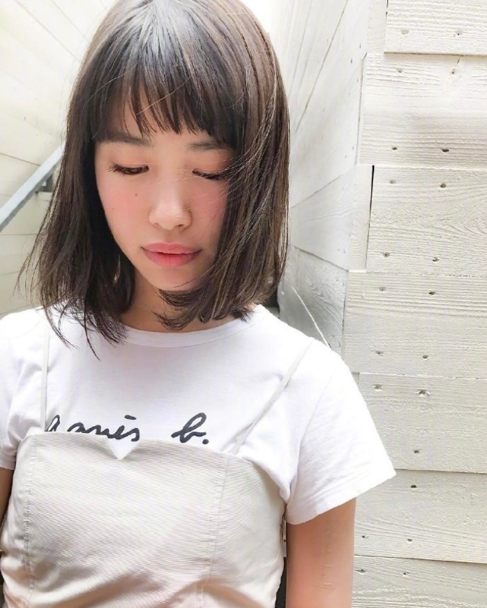 短发美女自拍照,36款中短发发型合集,想换发型可