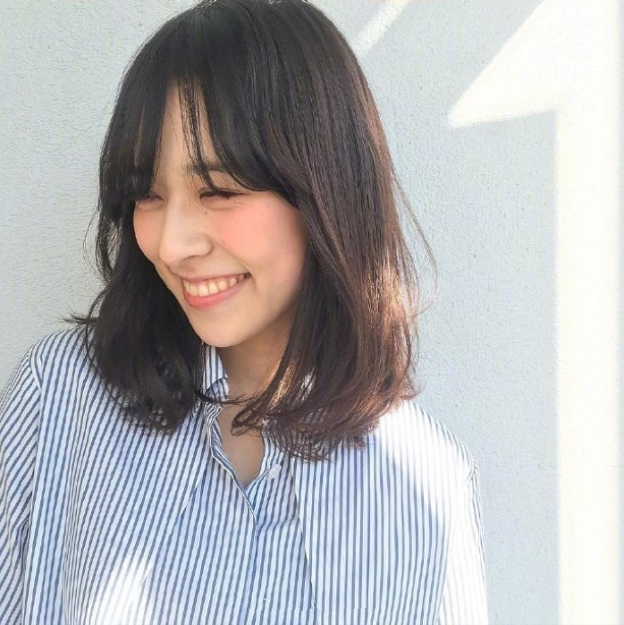 短发美女自拍照,36款中短发发型合集,想换发型可