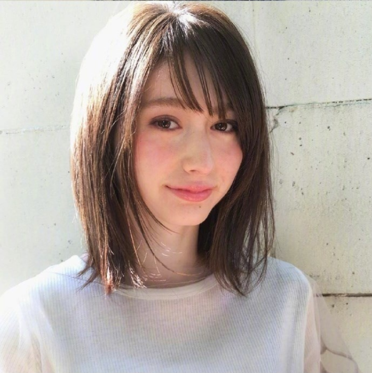 短发美女自拍照,36款中短发发型合集,想换发型可