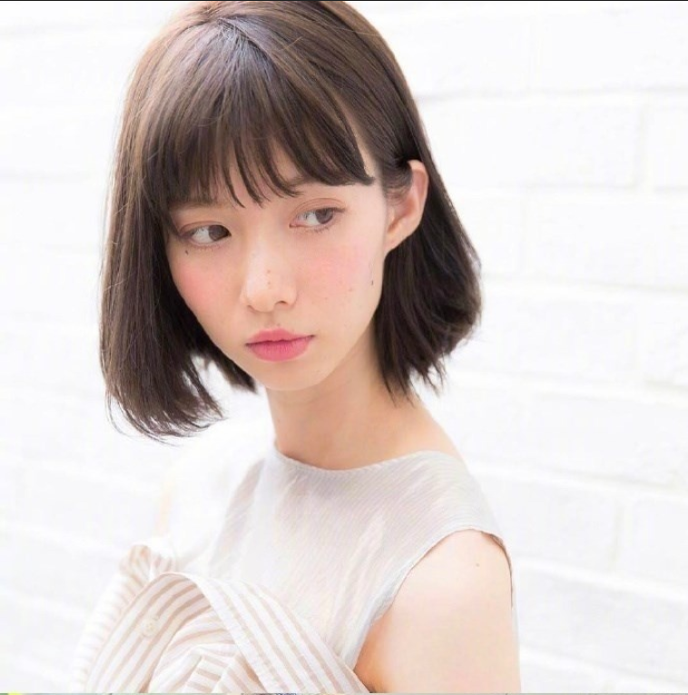 短发美女自拍照,36款中短发发型合集,想换发型可