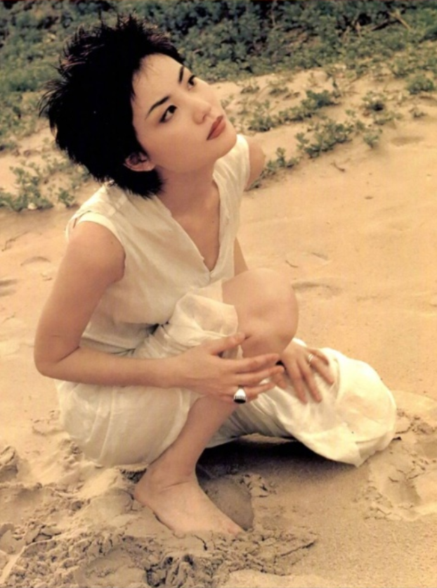 90年代的时尚指标王菲早期写真合集