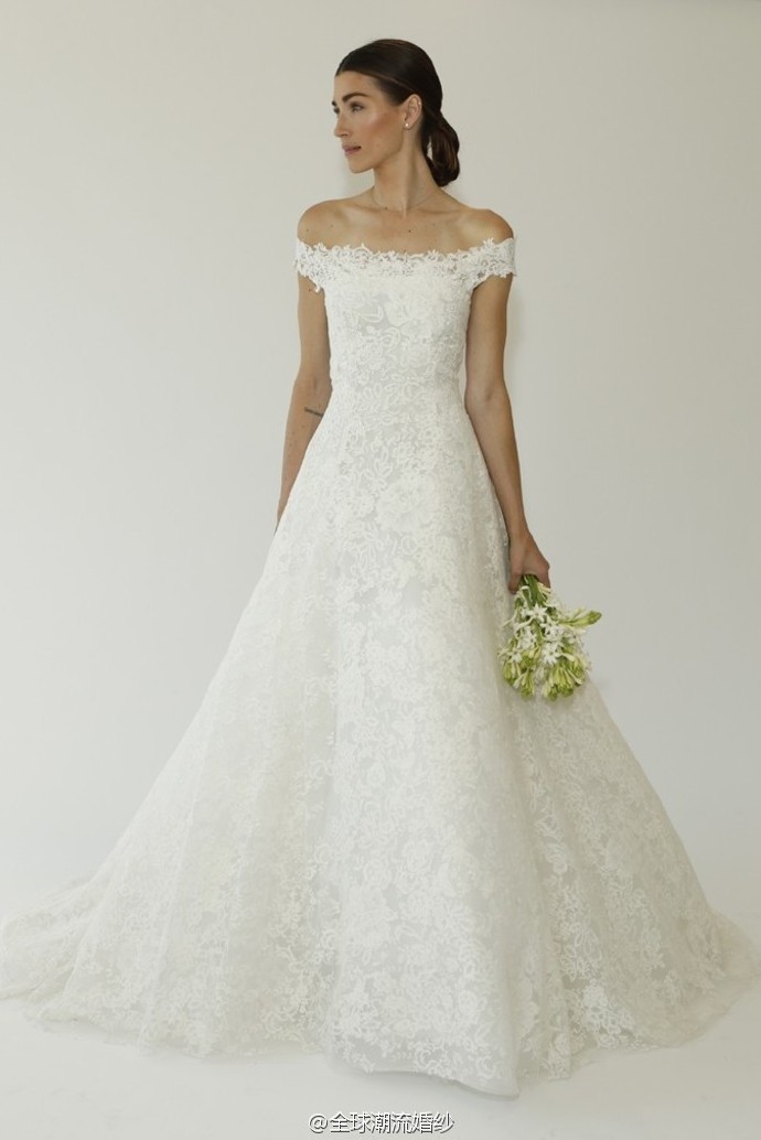 Oscar de la Renta Bridal Fall都说女人穿上婚纱的那一刻