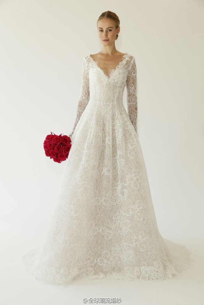 Oscar de la Renta Bridal Fall都说女人穿上婚纱的那一刻