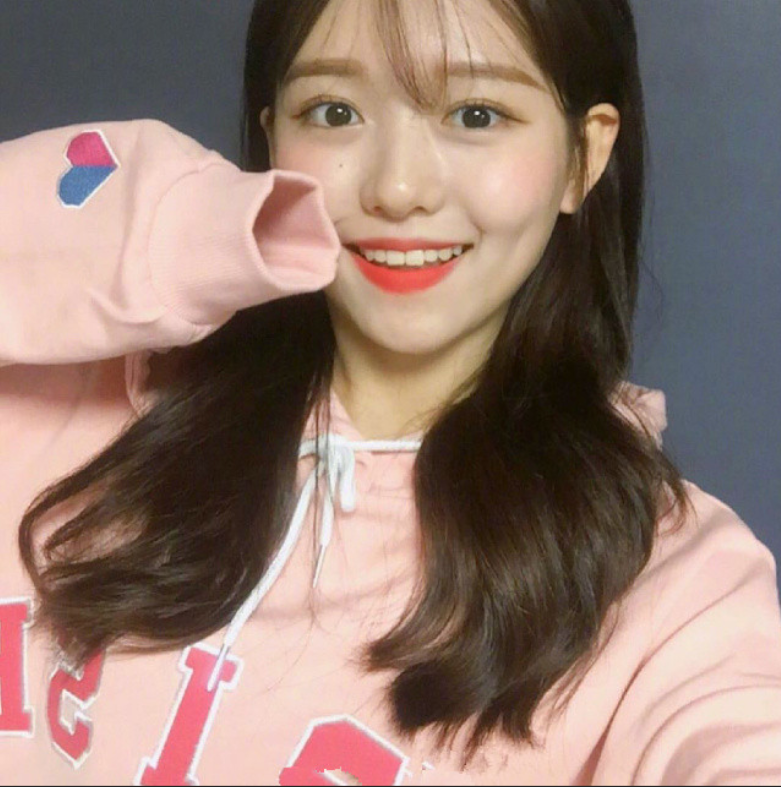 笑颜超甜的元气美少女图片