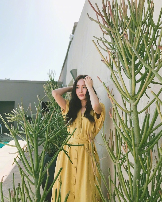 韩国美女明星Jessica郑秀妍满满少女感小清新写真