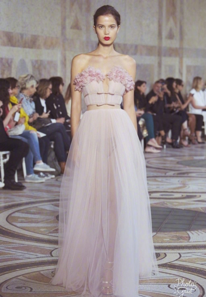 欧美婚纱品牌Giambattista Valli2017高级定制花团锦簇