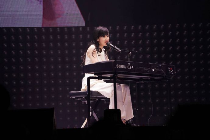 香港美女明星周慧敏图片_不老女神周慧敏51岁了