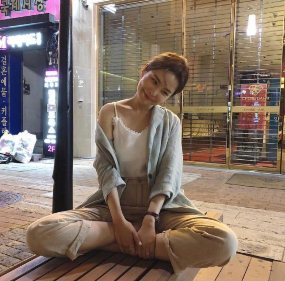 清纯美女的拍照pose_照相pose不要再是剪刀手了