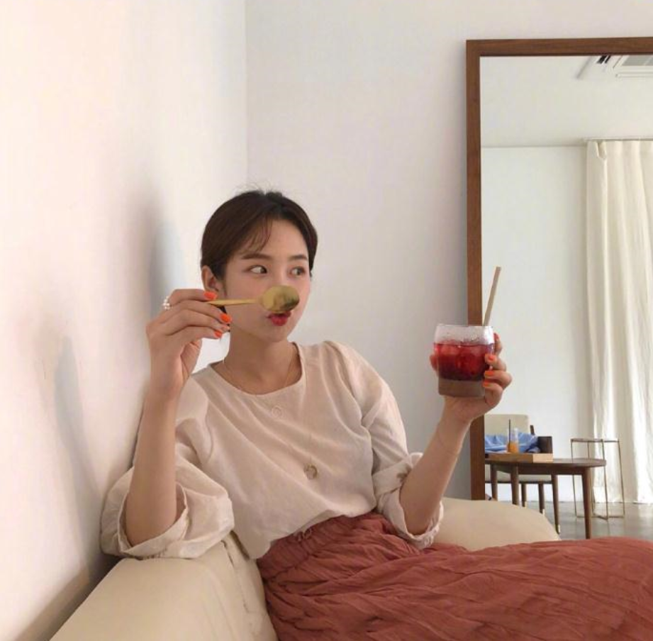 清纯美女的拍照pose_照相pose不要再是剪刀手了