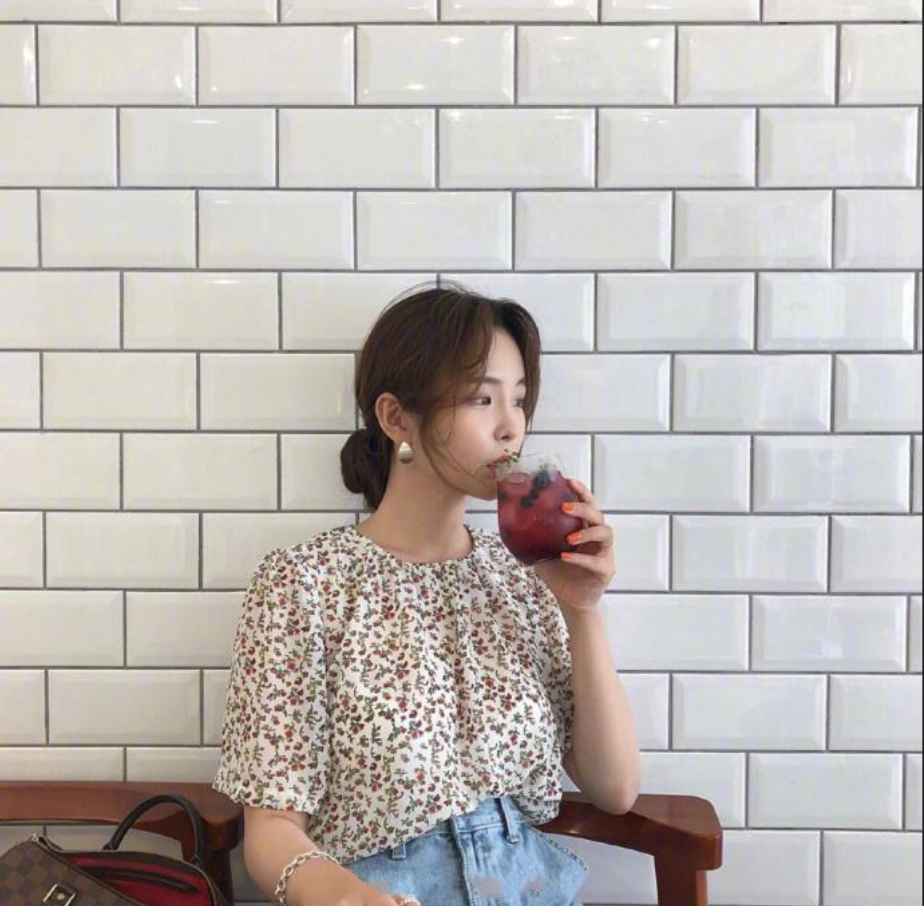 清纯美女的拍照pose_照相pose不要再是剪刀手了