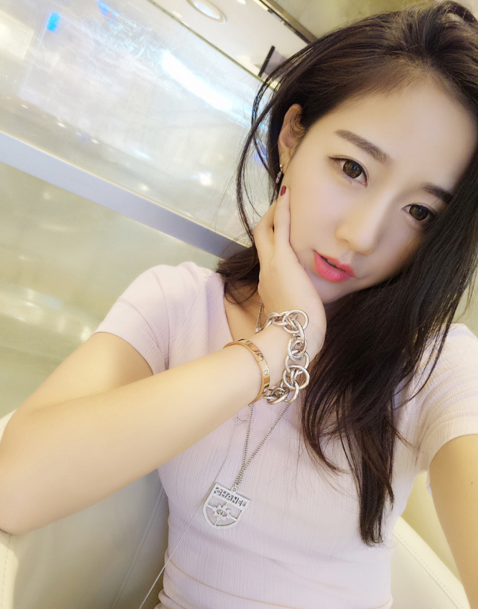 清纯妹子自拍照图片