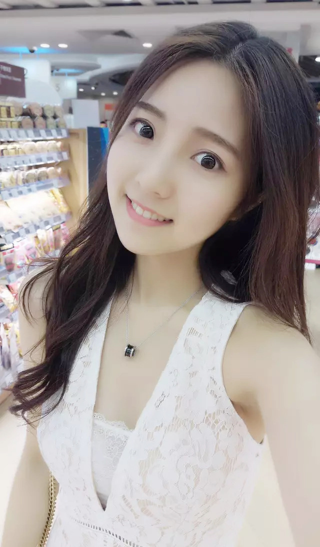 清纯妹子自拍照图片