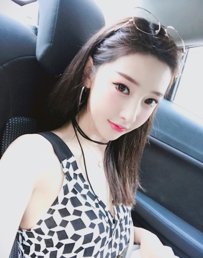 清纯妹子自拍照图片