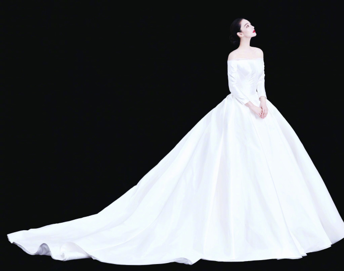 大眼美女明星张馨予何捷婚纱图片