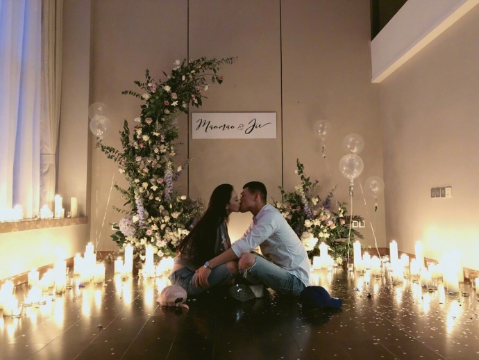 大眼美女明星张馨予何捷婚纱图片