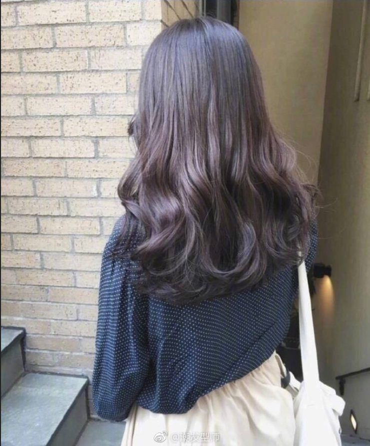18款中长卷发发型图片_最流行女人味发型