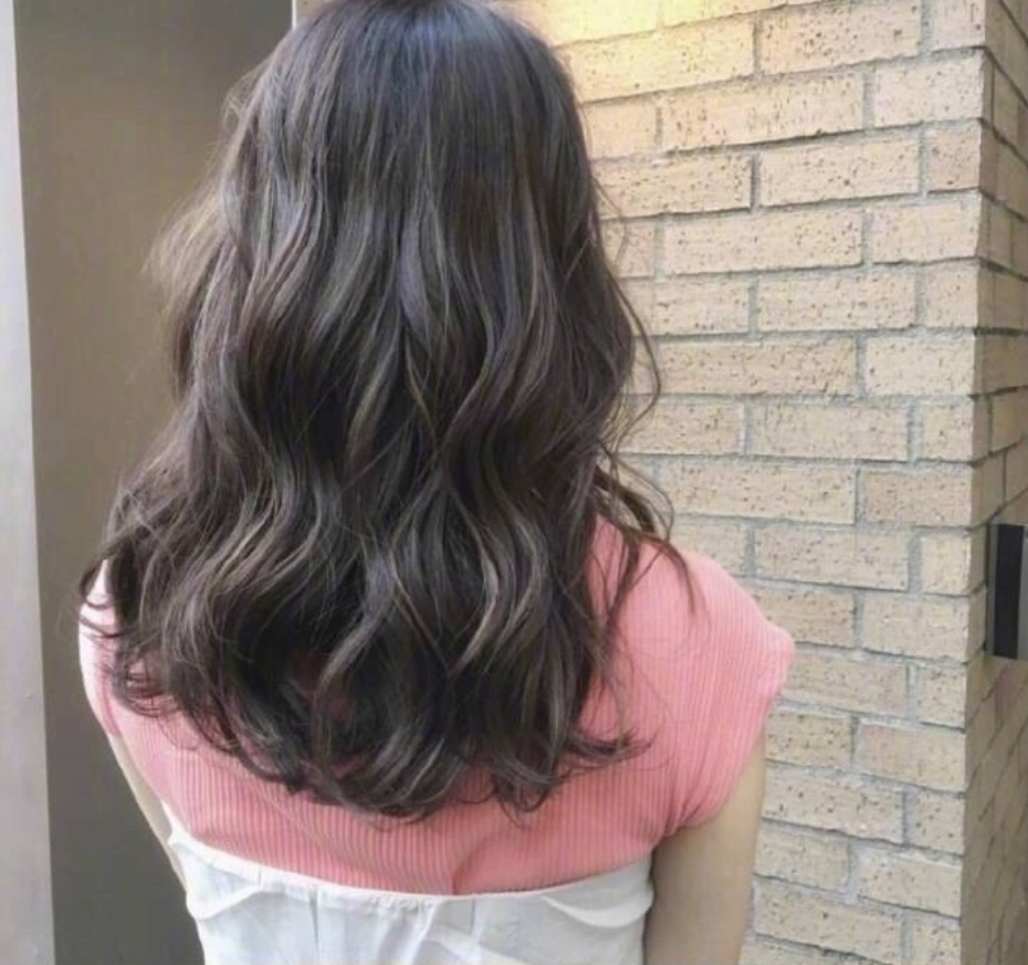 18款中长卷发发型图片_最流行女人味发型