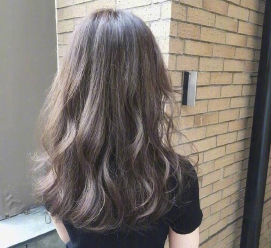 18款中长卷发发型图片_最流行女人味发型