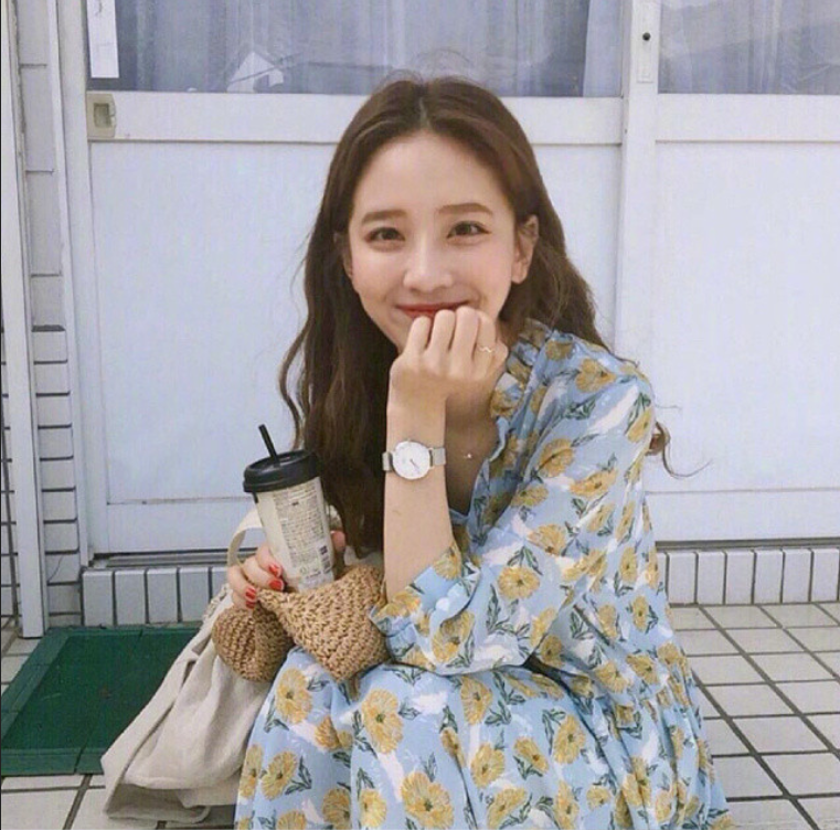 圆脸美女自拍_圆脸适合发型蛋卷头发型图片