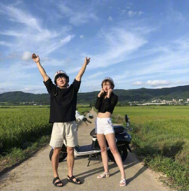 情侣拍照姿势_唯美情侣图片
