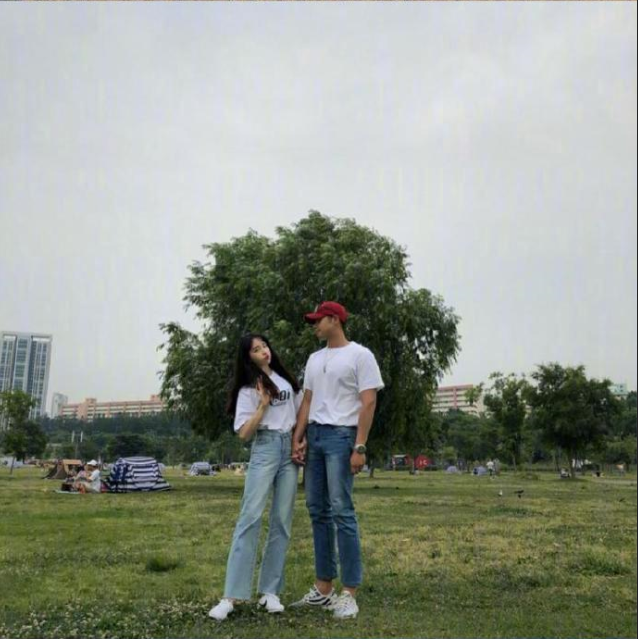 情侣拍照姿势_唯美情侣图片