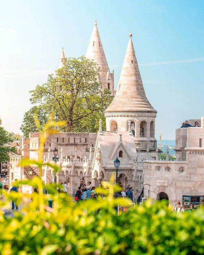 布达佩斯旅游_布达佩斯的夏天阳光怡人