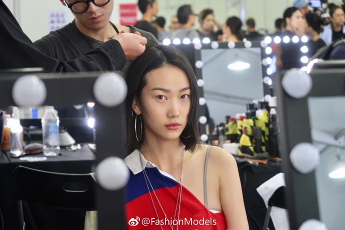 中国美女模特吴佳烨图片