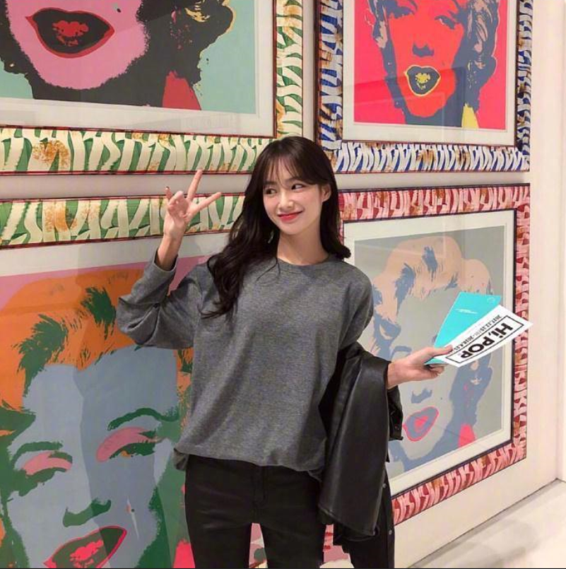 自然发色的中长卷发发型图片,好看的小仙女都这