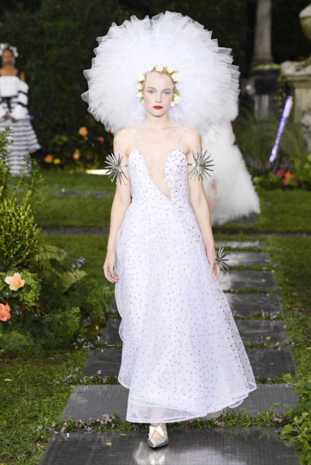 欧美品牌Rodarte2019纽约时装周精灵少女们的礼服图