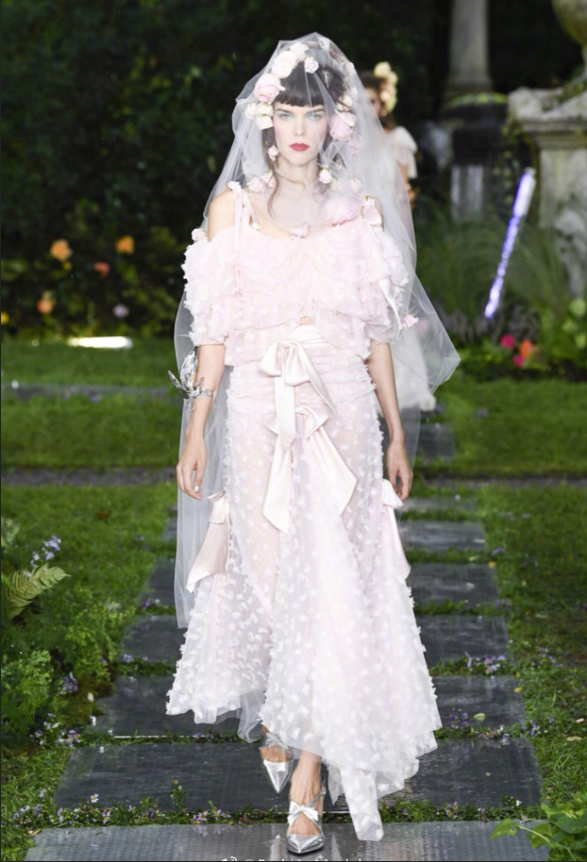 欧美品牌Rodarte2019纽约时装周精灵少女们的礼服图