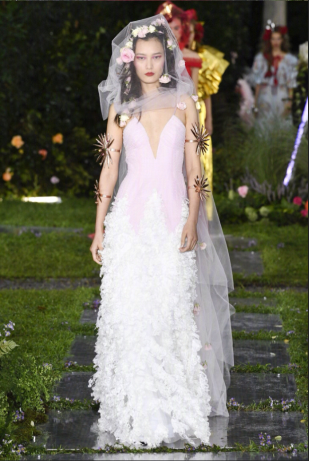 欧美品牌Rodarte2019纽约时装周精灵少女们的礼服图