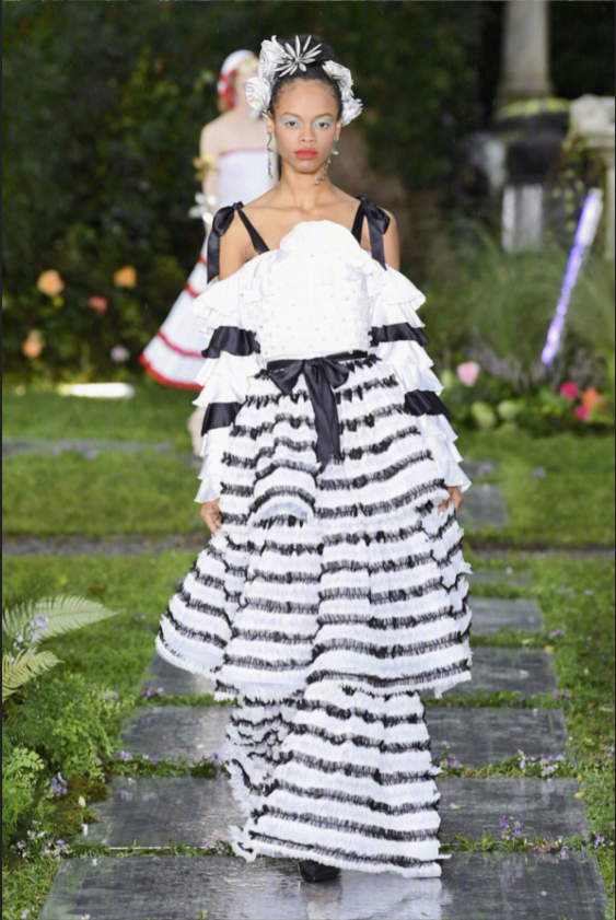 欧美品牌Rodarte2019纽约时装周精灵少女们的礼服图