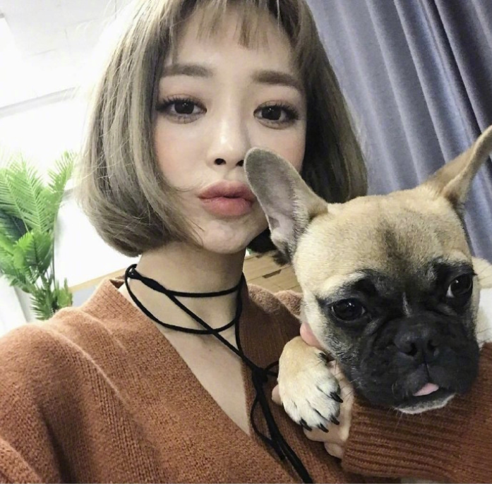 短发美女图片_短发美女自拍照