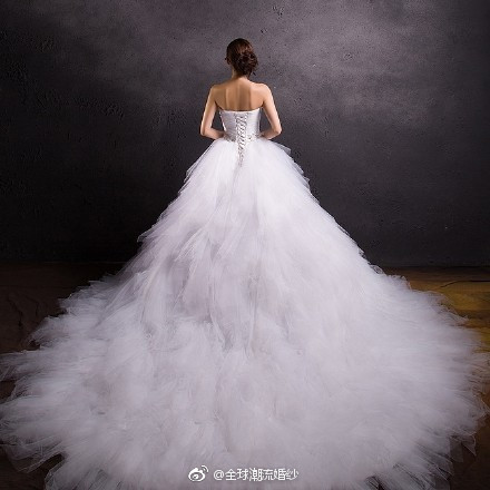 大拖尾婚纱礼服图片