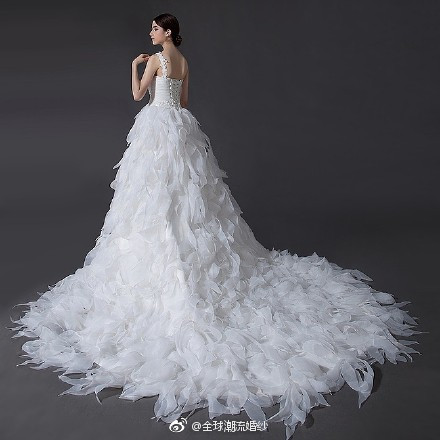 大拖尾婚纱礼服图片