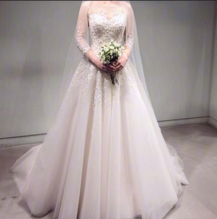 女孩穿上白纱最美的模样_最全婚纱款式图片