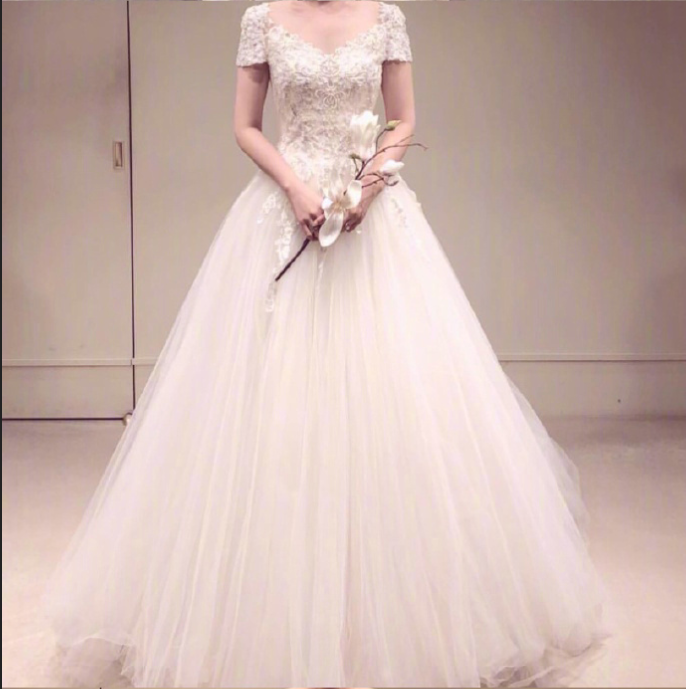 女孩穿上白纱最美的模样_最全婚纱款式图片